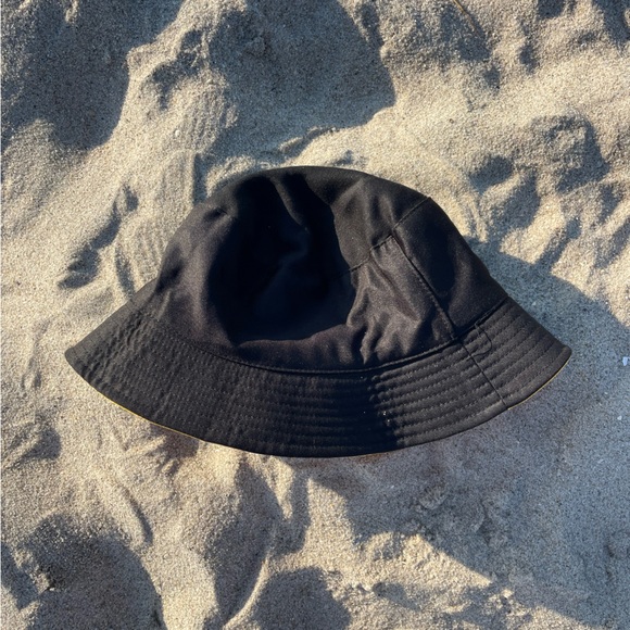 Bright yellow bucket hat (reversible) - Picture 2 of 2